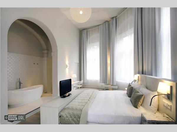 The Arena Hotel
